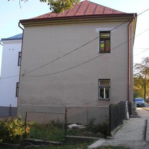 Škola z boku